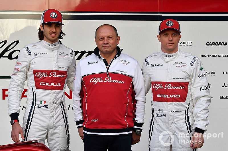 Räikkönen és Giovinazzi is gyönyörűnek látja az Alfa Romeo C38-at