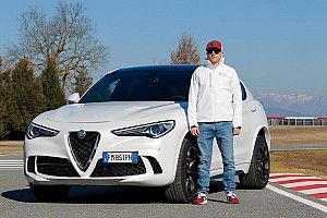 Räikkönen és Giovinazzi az Alfa Romeo hazai pályáján örömautóztak
