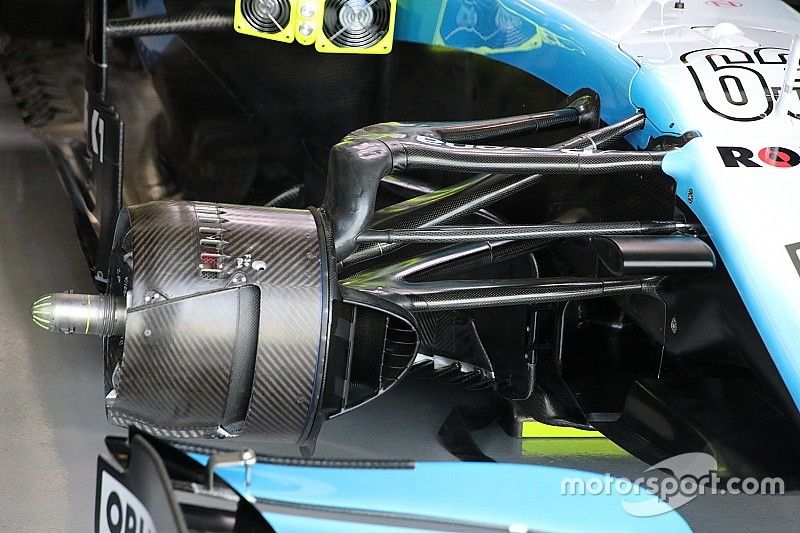 Williams Racing FW42 front suspension detail