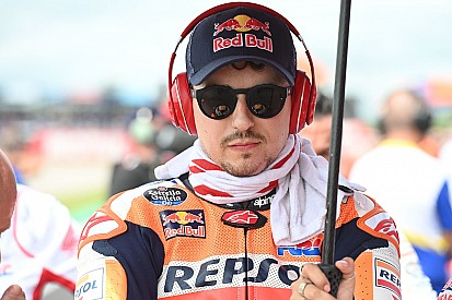 Lorenzo comprend les problèmes de départs de Viñales