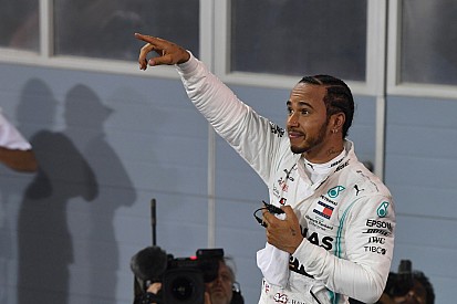 Hamilton supera Schumacher e é piloto mais bem pago da história da F1