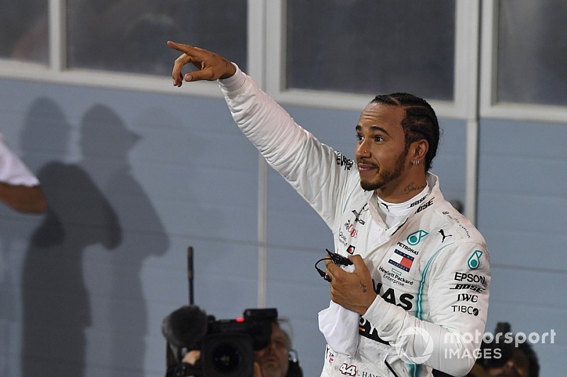 Hamilton supera Schumacher e é piloto mais bem pago da história da F1