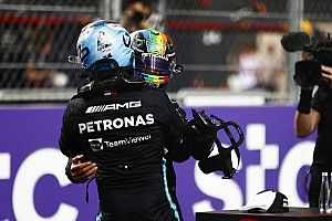 Hamilton dankt Bottas na cruciale pole: “De beste teamgenoot ooit”