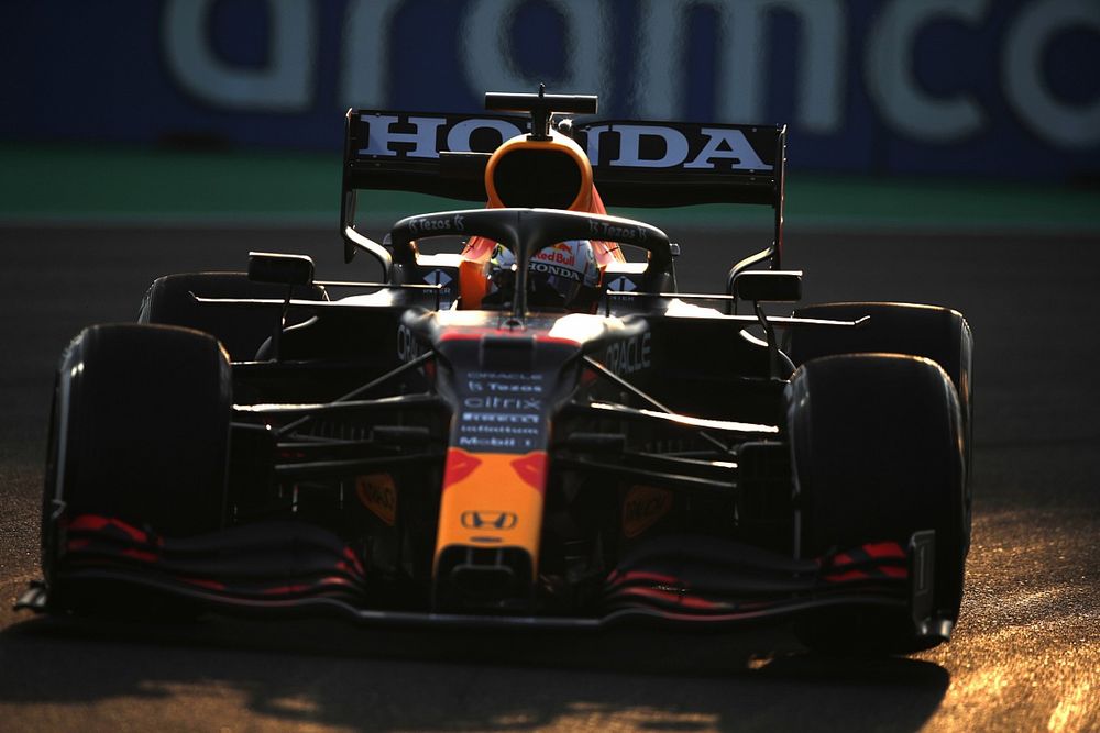 Verstappen: "Umarım Abu Dhabi'de Mercedes'in avantajı olmaz"