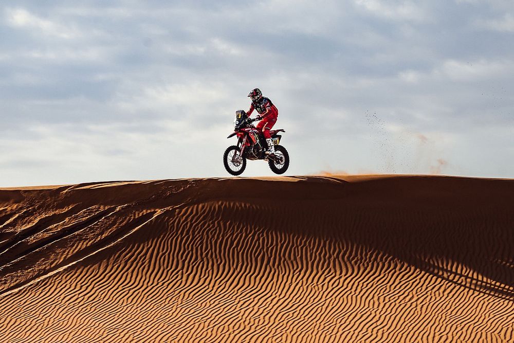 Dakar | Barreda cade ancora: "Dovevo guidare con una mano sola"