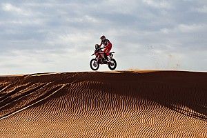 Dakar | Barreda cade ancora: "Dovevo guidare con una mano sola"