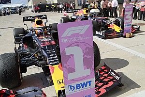 勝利のカギは、フェルスタッペンのタイヤ管理。レッドブル代表「途中、勝てるかどうか疑った」