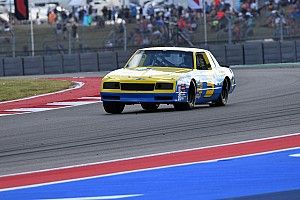 Галерея: призовая поездка Риккардо на винтажной машине NASCAR