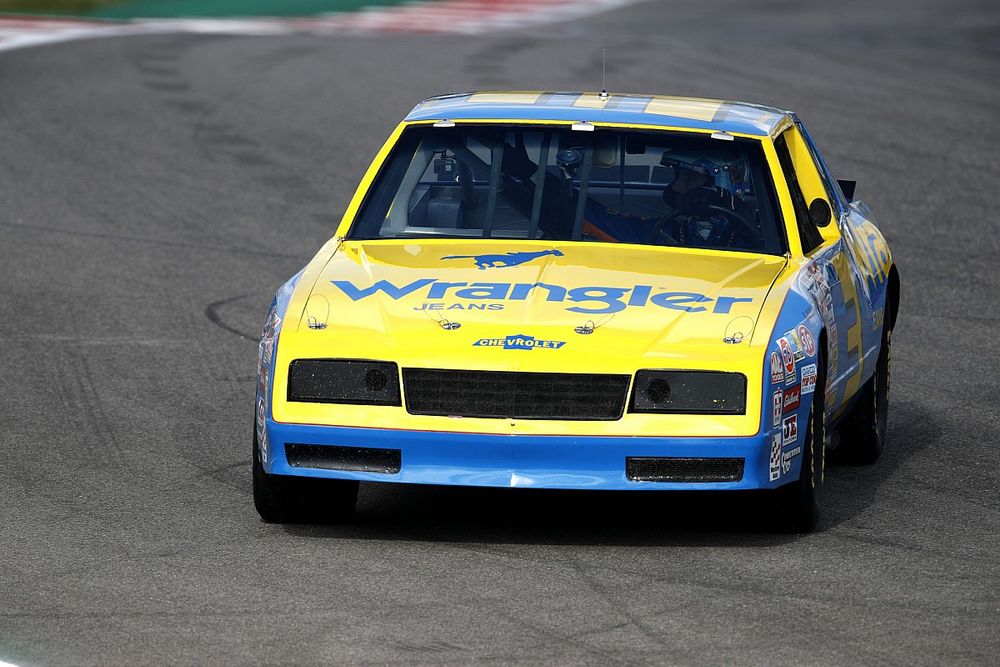 VÍDEO: Ricciardo pilota lendário Chevrolet de Dale Earnhardt em Austin