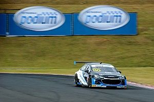 Stock Car: Lapenna lidera primeiro treino livre no Velocitta