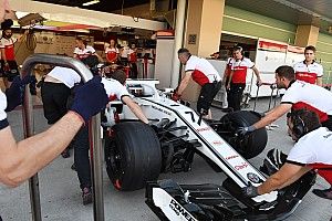 Räikkönen pályán a Sauberrel Abu Dhabiban