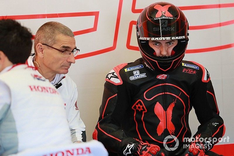 Lorenzo passa por cirurgia e perderá testes em Sepang