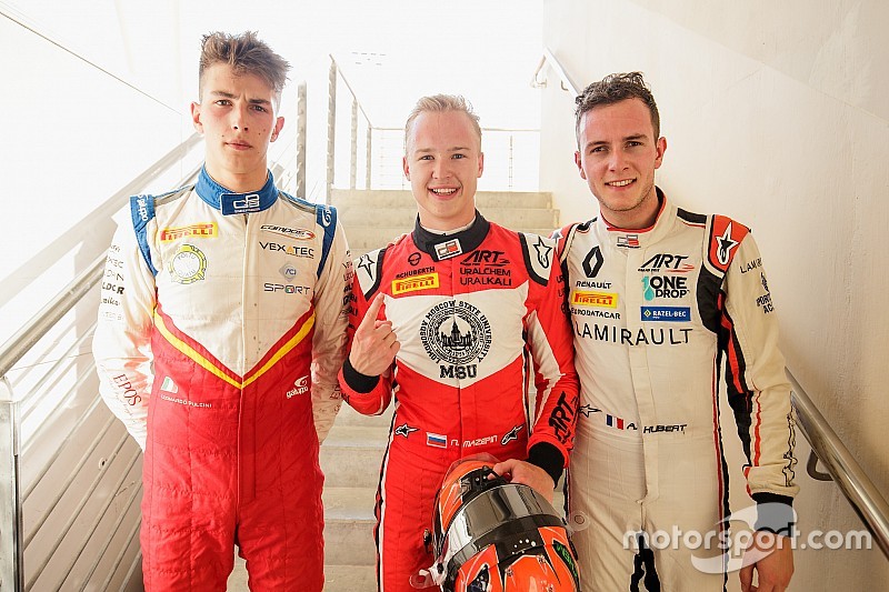 Mazepin apura sus opciones con la pole en Yas Marina