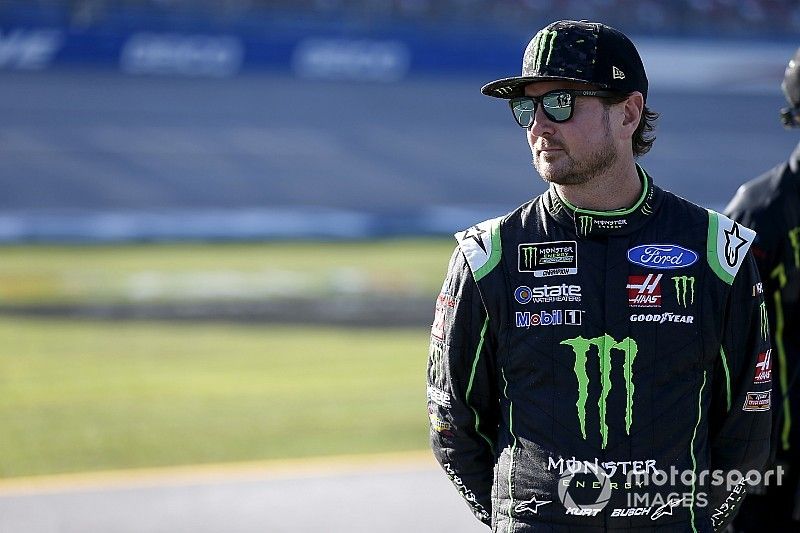 Kurt Busch critica a NASCAR por "malas llamadas" al final de la carrera