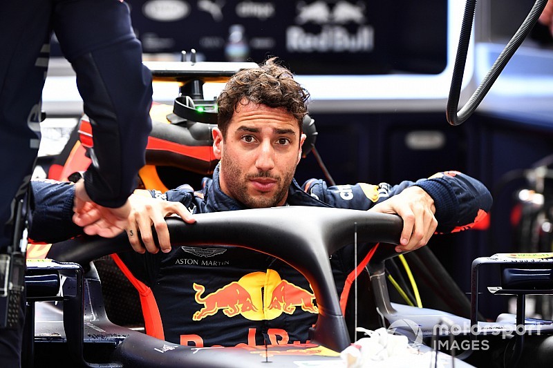 Red Bull запретила Риккардо работать на тестах с Renault в Абу-Даби