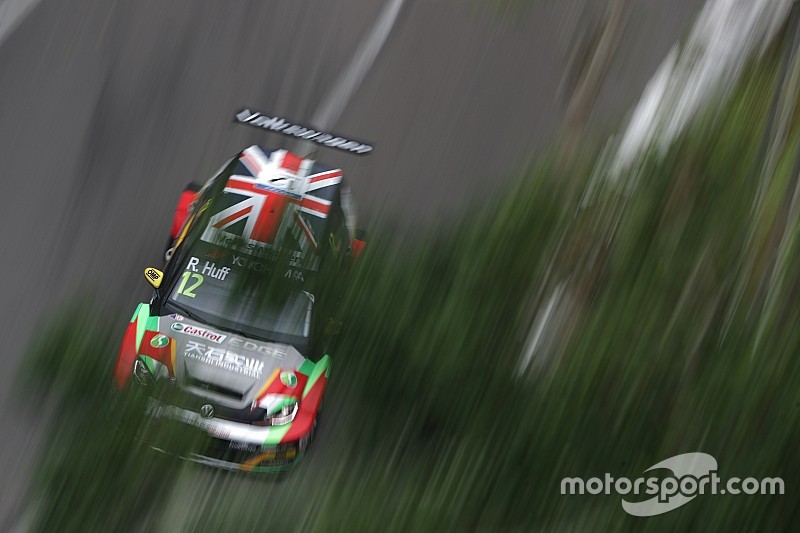 Rob Huff se lleva la pole en el último suspiro