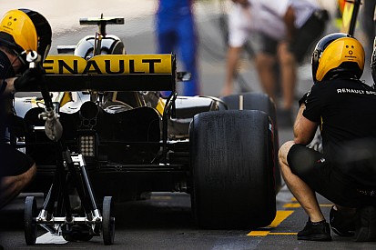 Renault: rotto il coprifuoco per lavorare sulla sospensione posteriore