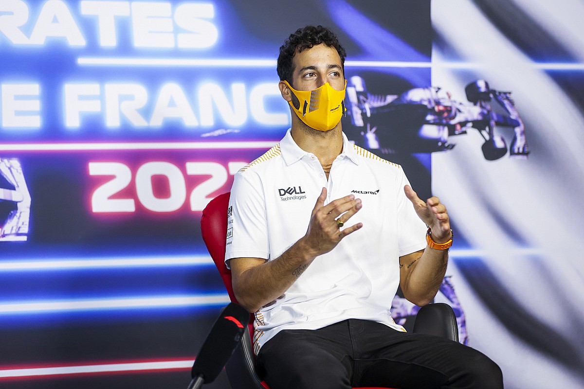 Ricciardo: ''AlphaTauri'nin bir tehdit olduğunu düşünüyorum''