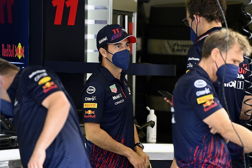 Newey: "La experiencia de Pérez en otros equipos es muy útil"