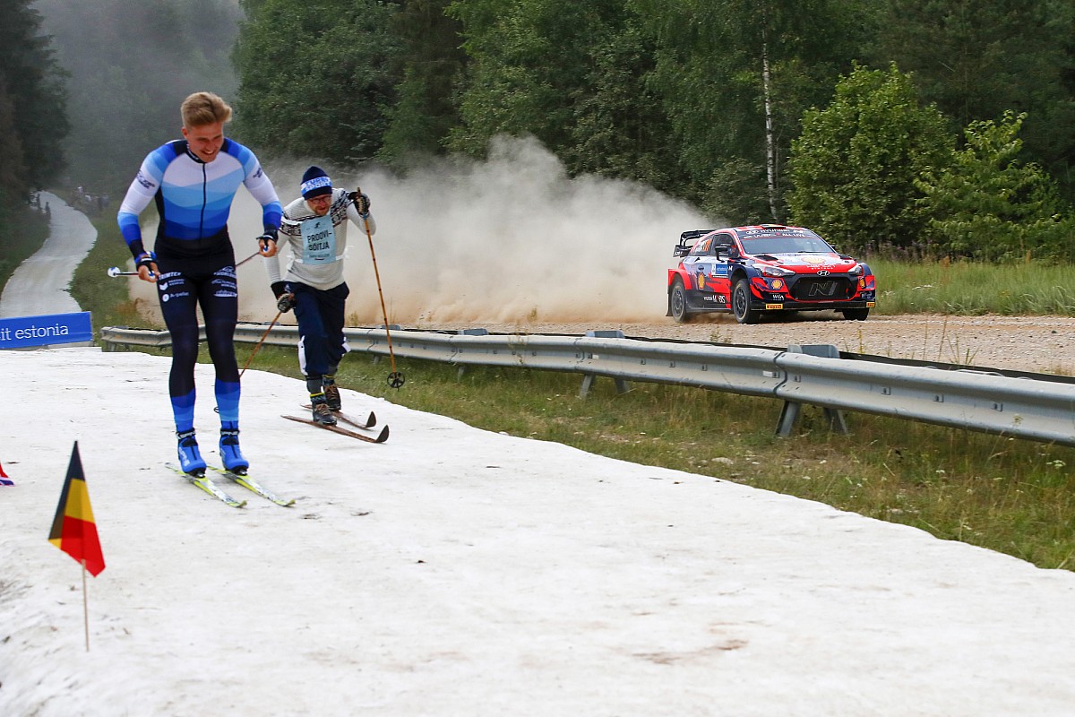 Spóźnienie Neuville’a