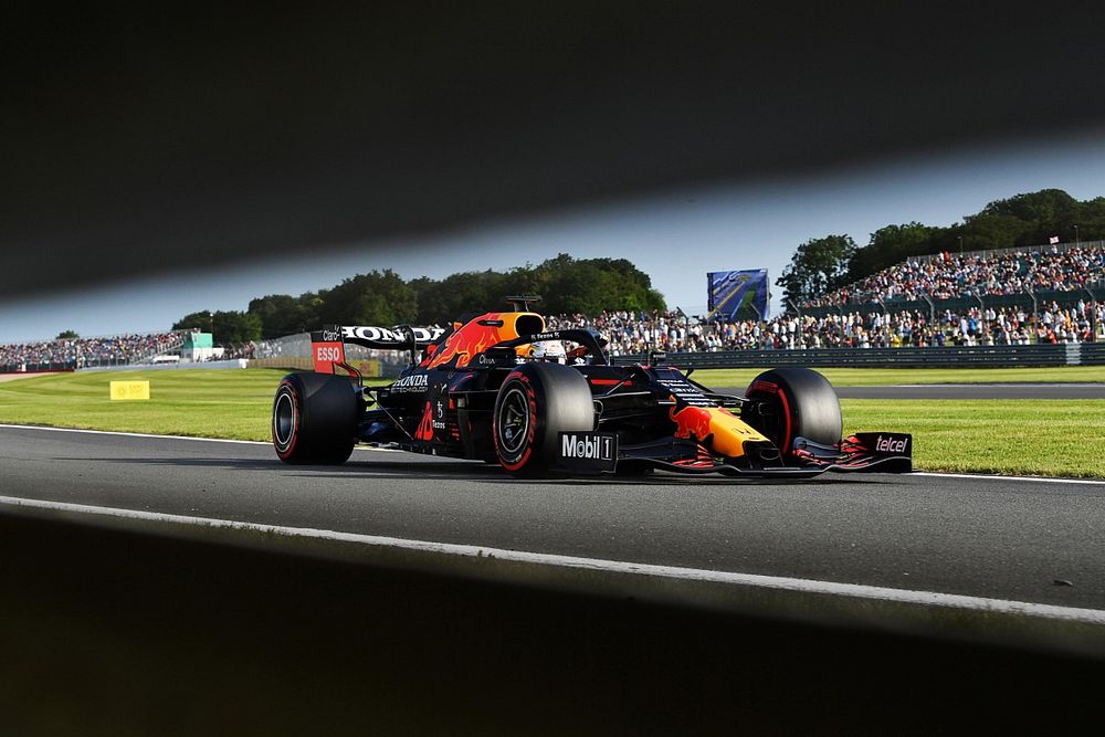 Verstappen: "Hedefim 20 şampiyonluk fakat bu, gerçekçi değil"