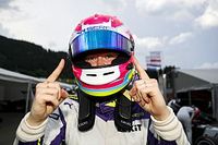 Powell na pole position