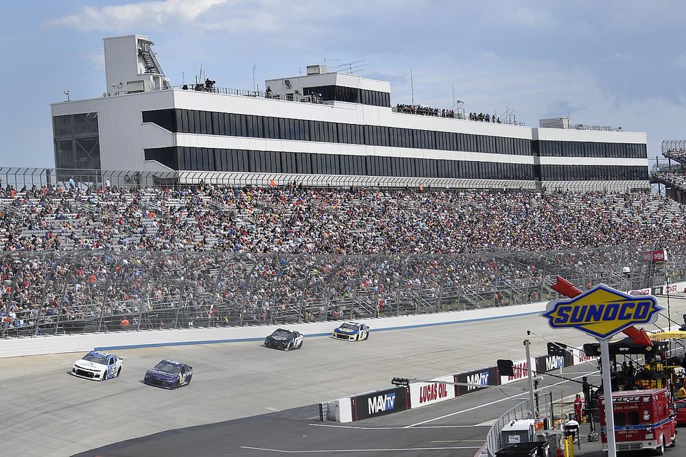 Speedway Motorsports acquires Dover Motorsports