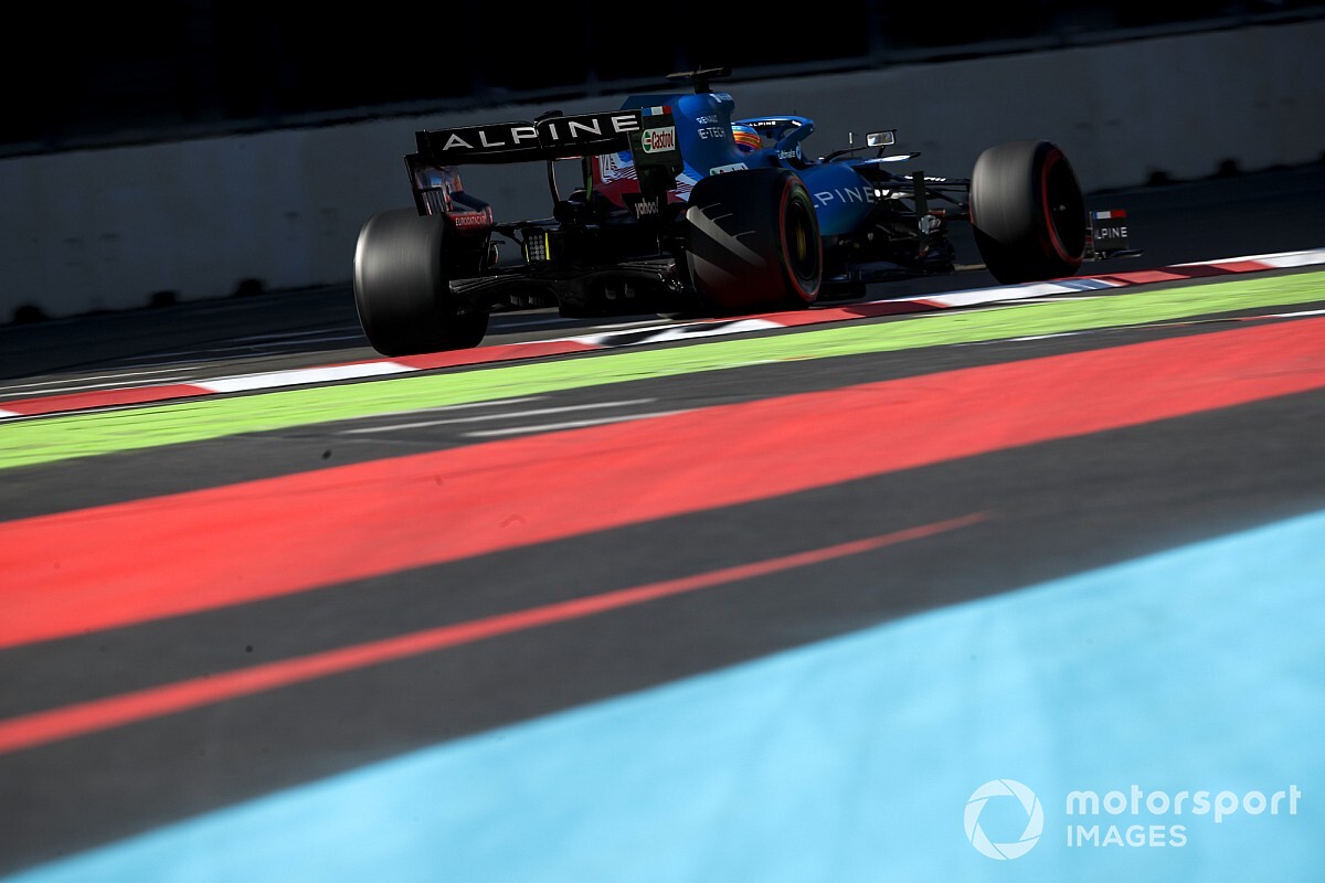 Alpine: Flexi-wing push motivated by weight saving