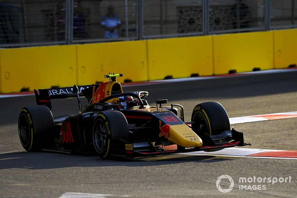 F2, Baku: Vips rompe il ghiaccio nel caos di Gara 2
