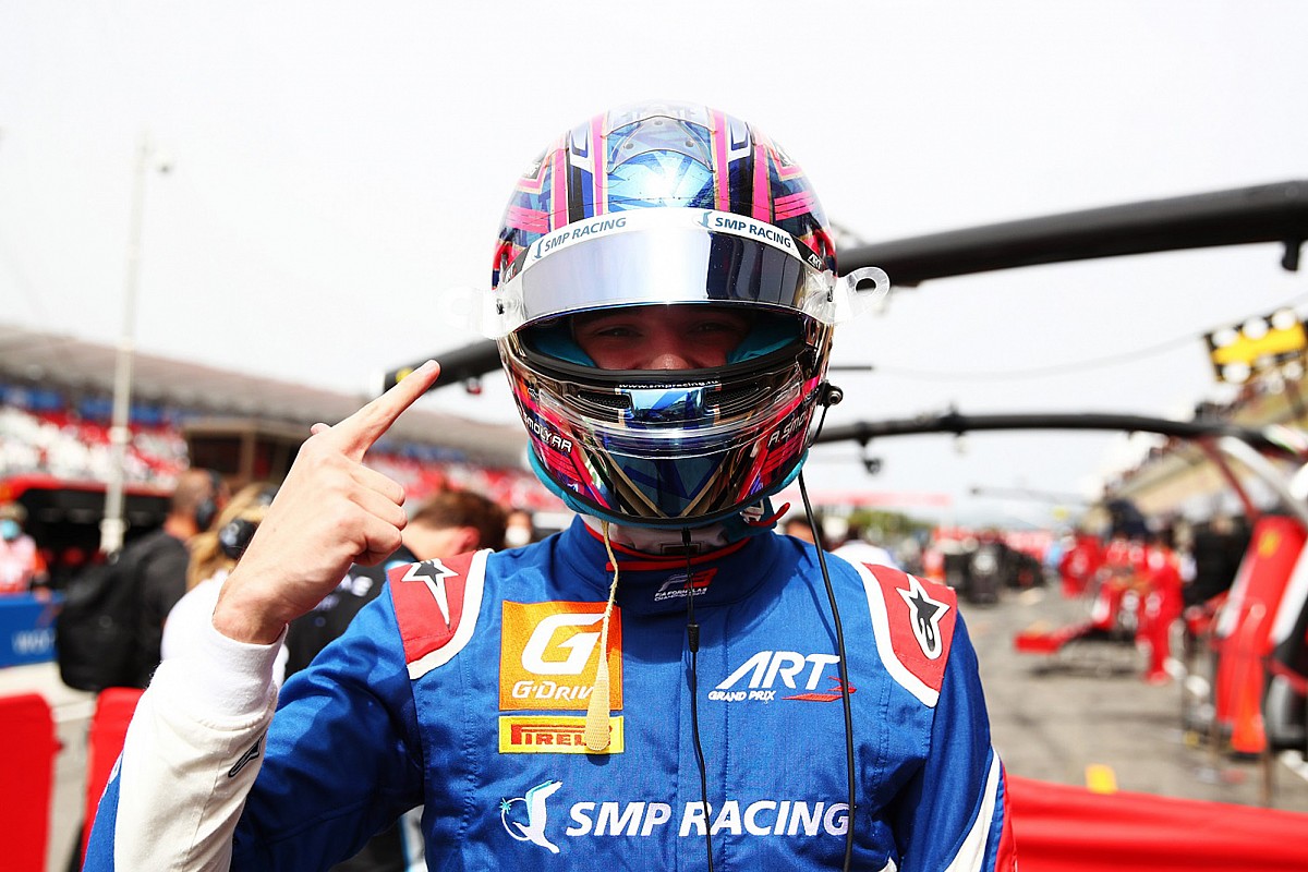 Smolyar gana a Martins en la última vuelta de la carrera 1 de F3