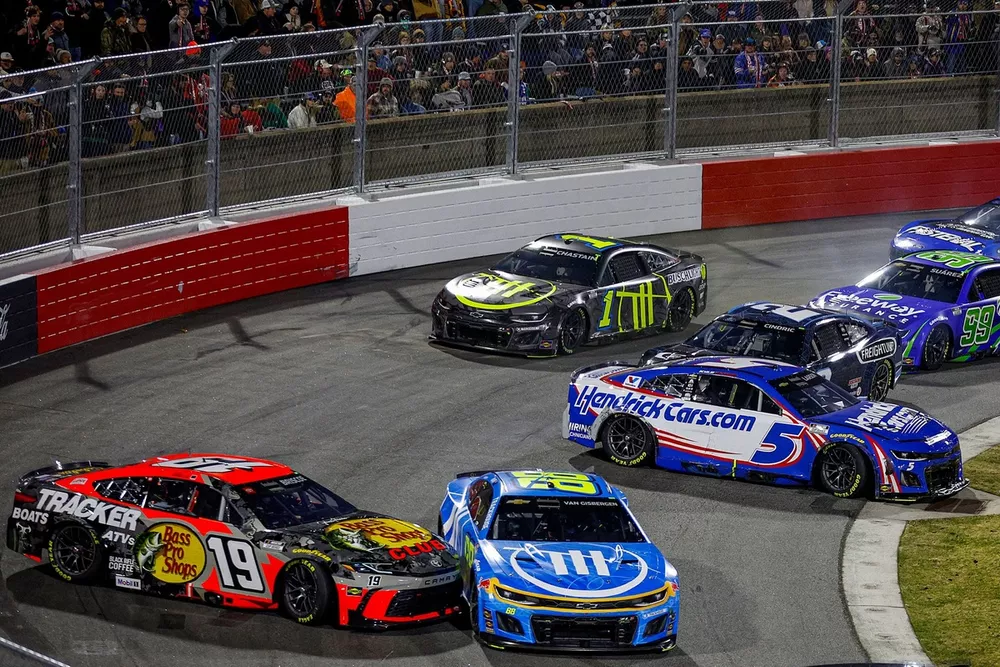 Chase Briscoe, Joe Gibbs Racing Toyota, Shane van Gisbergen, Trackhouse Racing Chevrolet, Kyle Larson, Hendrick Motorsports Chevrolet