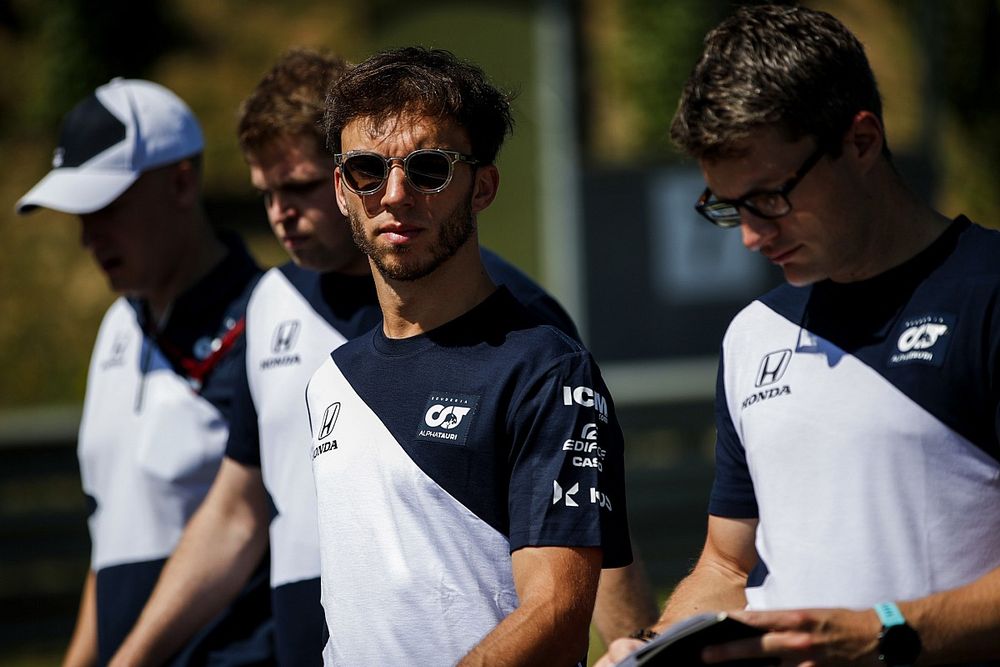 Pierre Gasly, AlphaTauri walks the track 