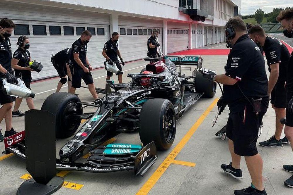 Mercedes, Ferrari ve McLaren lastik testinin ilk gününü tamamladı