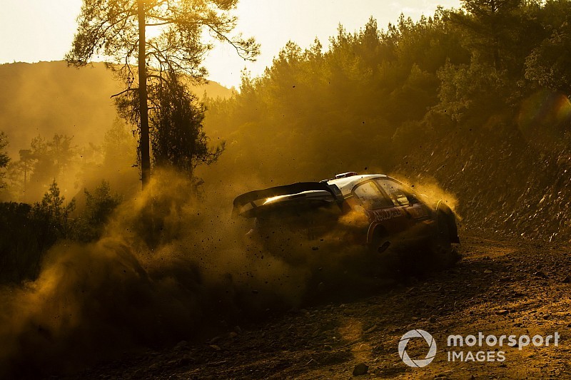 Képek a Török Raliról: mozgásban a WRC mezőnye