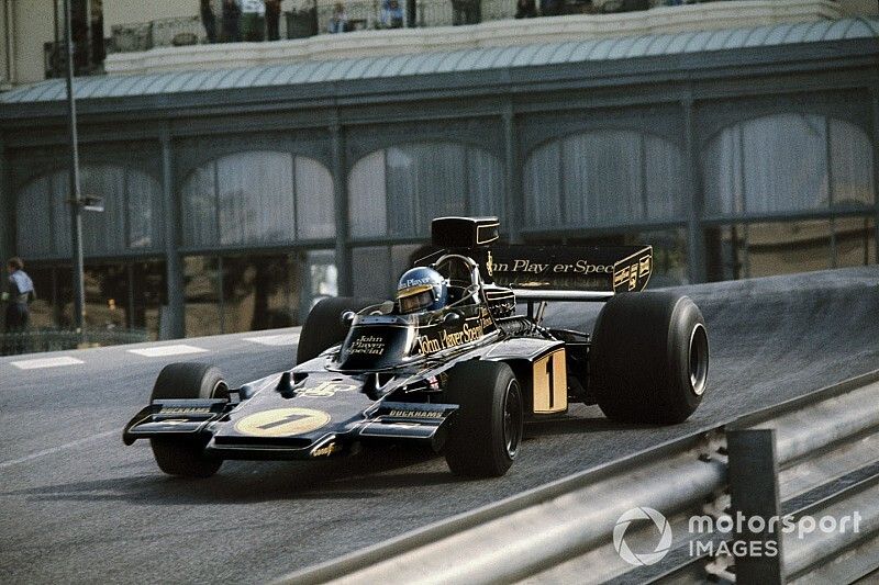 Vandálok borították fel Ronnie Peterson sírkövét
