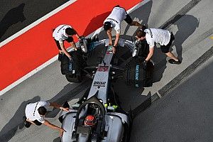 A Mercedes újonca, Russell végzett az élen a második hungaroringi tesztnapon