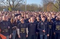VIDEO: Red Bull festejó con Verstappen y "Checo" Pérez en Milton Keynes