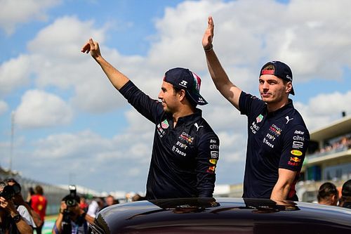 Verstappen, sobre si regalaría la victoria a Pérez: "No soy Papá Noel"
