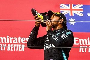 Hamilton megszegte volna a koronavírus elleni protokollt?