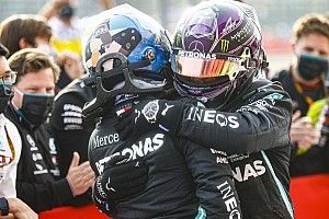 Így trükközte ki a Mercedes Verstappent