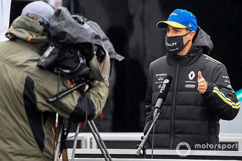 Hamilton nyerte az Eifel Nagydíjat, Ricciardo is a dobogón!