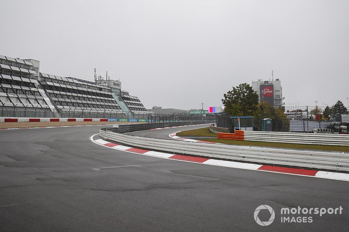 Nog geen actie in eerste training Eifel GP vanwege dichte mist