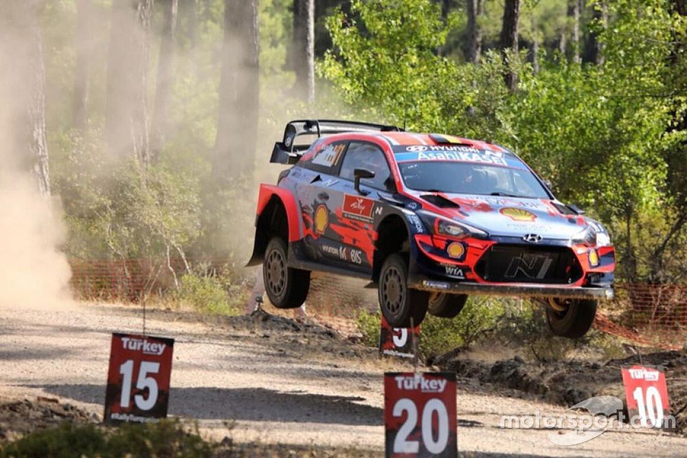 Thierry Neuville, Nicolas Gilsoul, Hyundai Motorsport Hyundai i20 Coupe WRC
