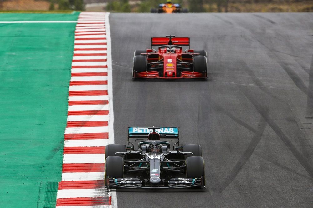 Lewis Hamilton, Mercedes F1 W11, Sebastian Vettel, Ferrari SF1000