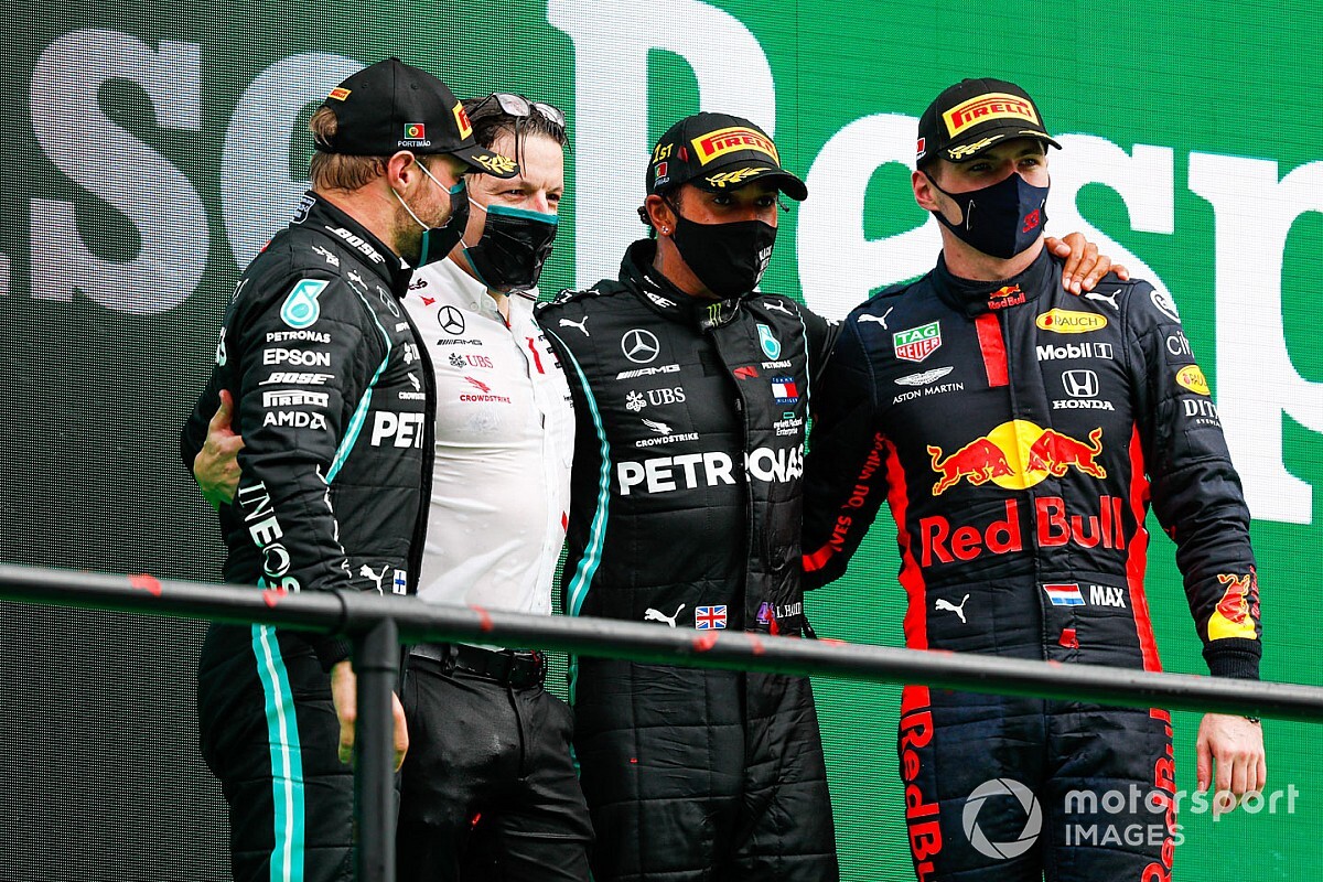 F1: Verstappen diz que não gosta de 'segurar vela' para Mercedes nos pódios em 2020