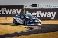 Stock Car: Lapenna supera Baptista e vence no Velocitta