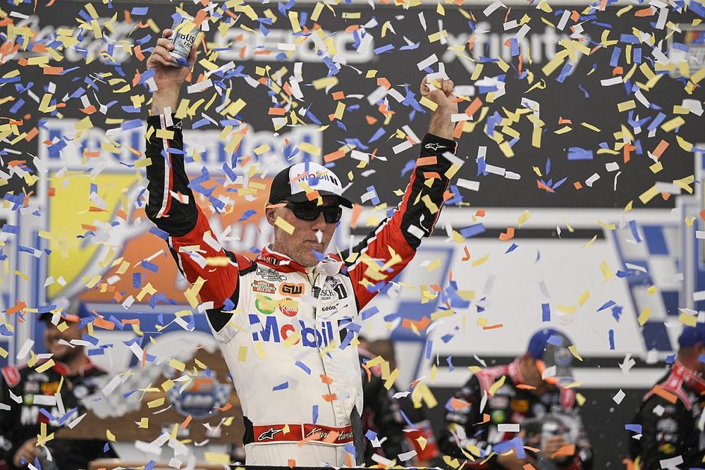 Harvick gana su segunda carrera consecutiva en 2022, ahora en Richmond