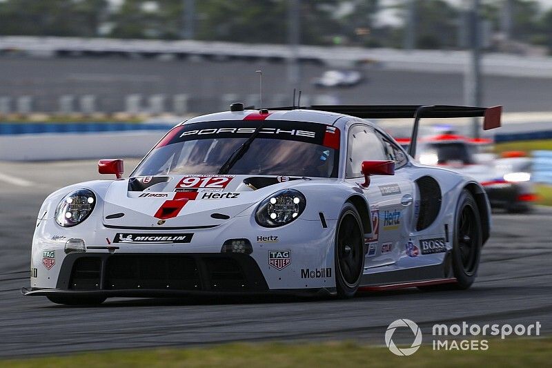Mazda lidera la práctica nocturna en Daytona, Montoya en 7°