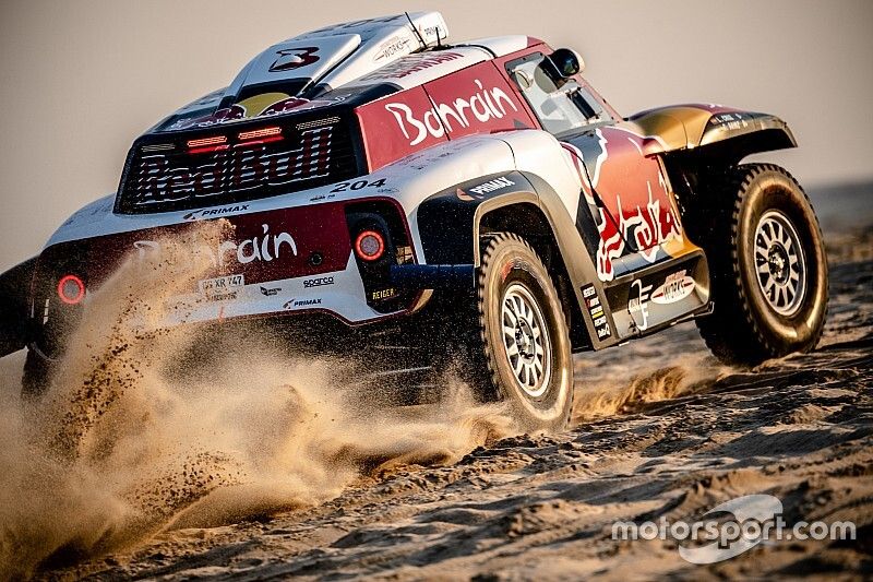 Vídeo: Sainz, protagonista en la tradición del Dakar