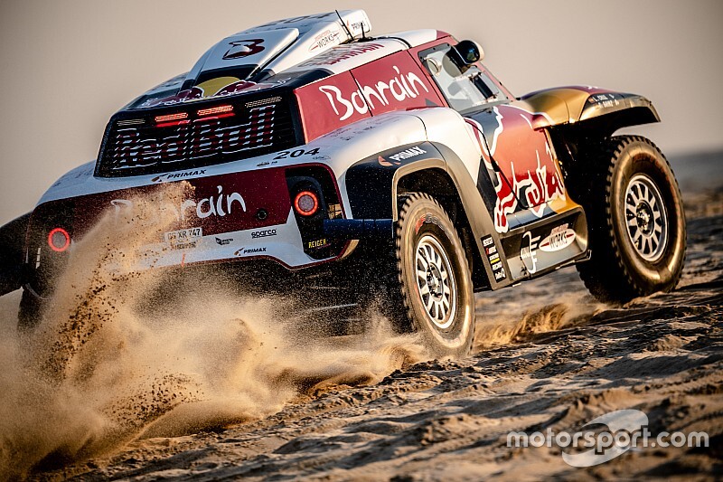 Vídeo: Sainz, protagonista en la tradición del Dakar